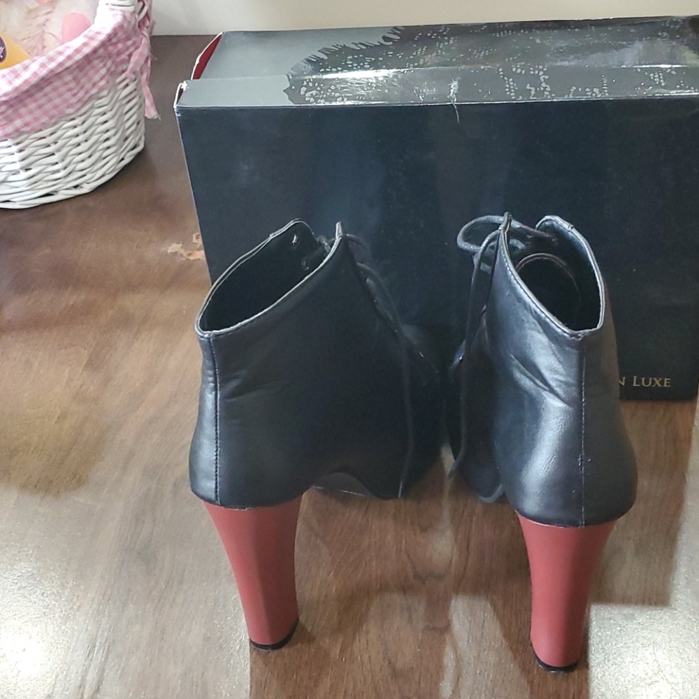 Designer boots/booties - Picture 3 of 3